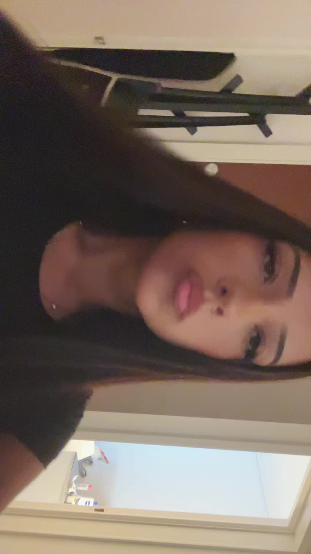 @ℳ𝒶𝓁ℴ𝓊 💸