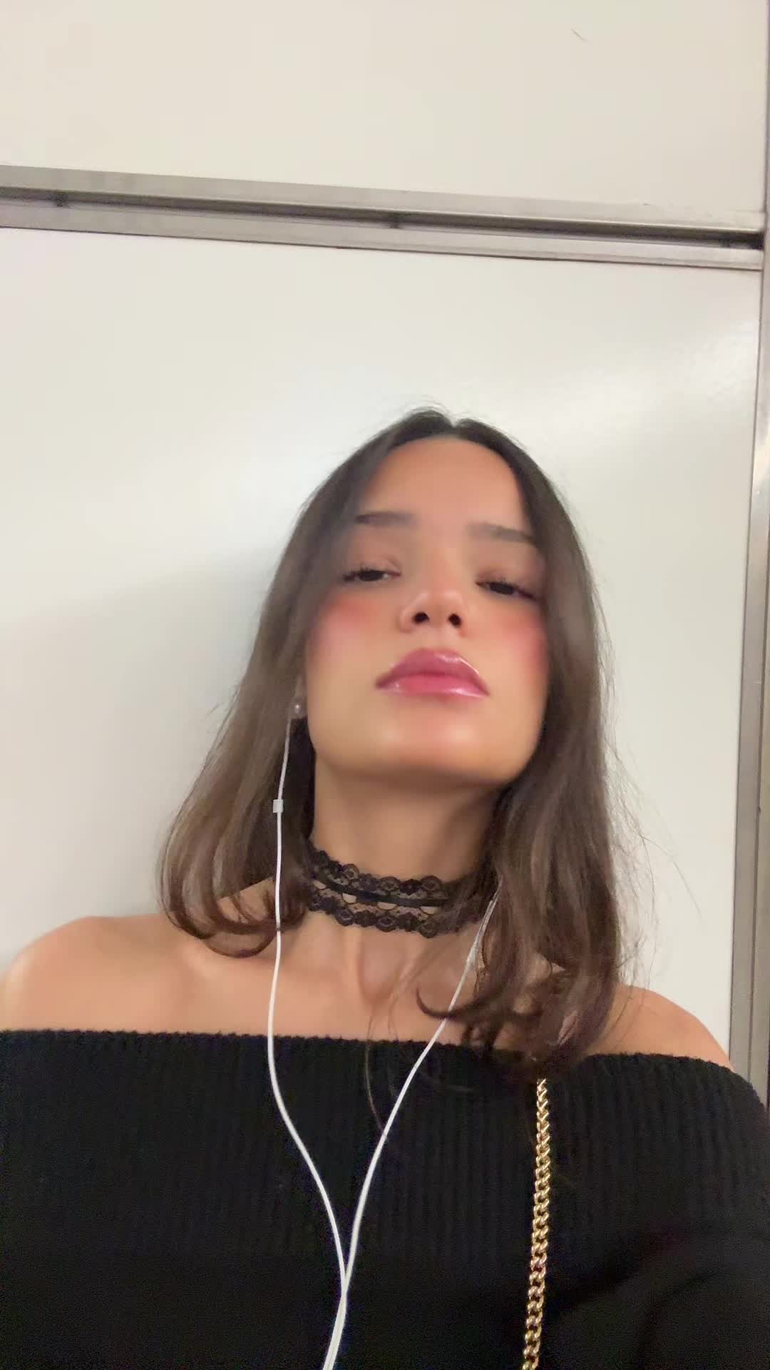 @modelazrajones
