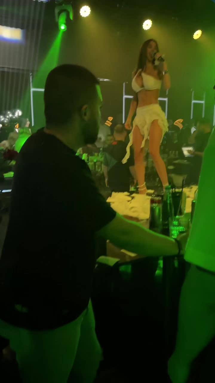 @blonde