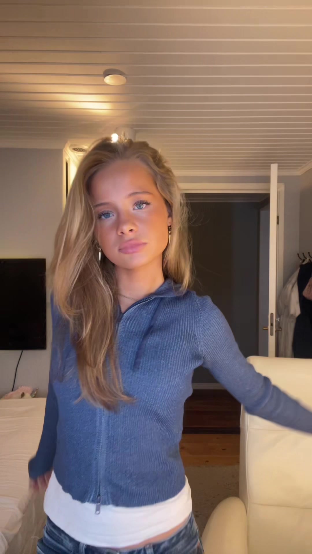 @Corneliaaa