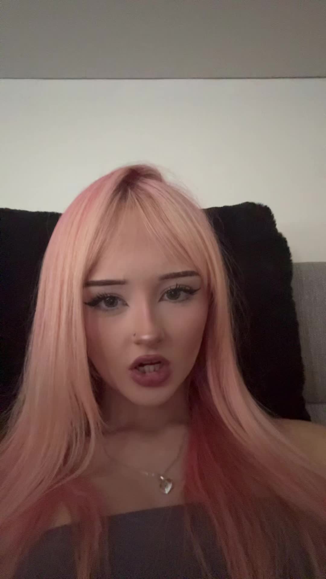 @️