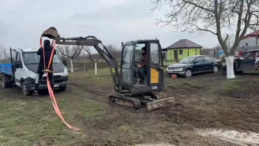 @Alex Cozmuța