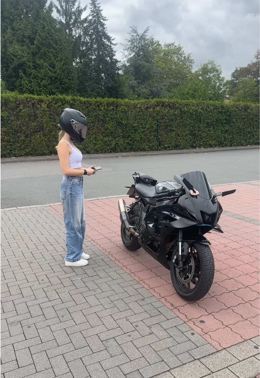 @Bikergirl