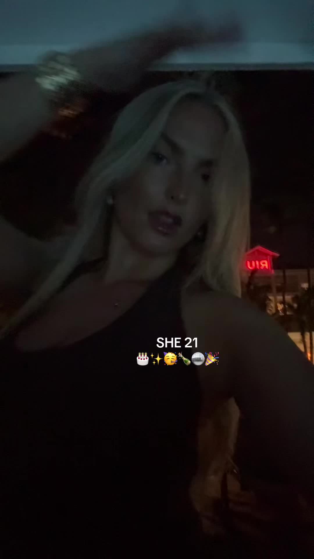 @chloe<3
