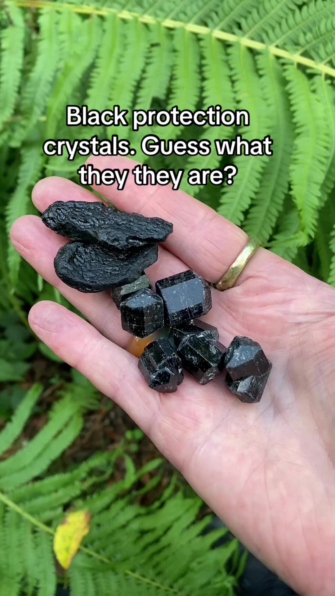 @nikmakcrystals