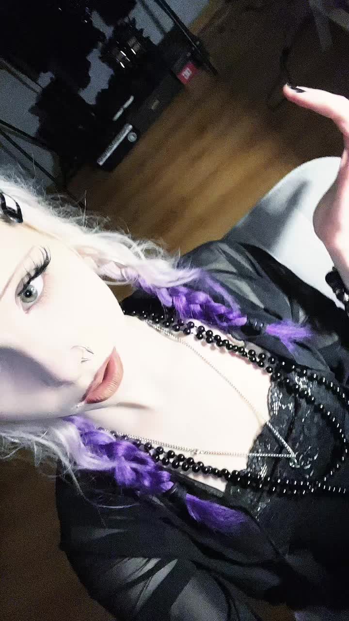 @darkdahlia🦇