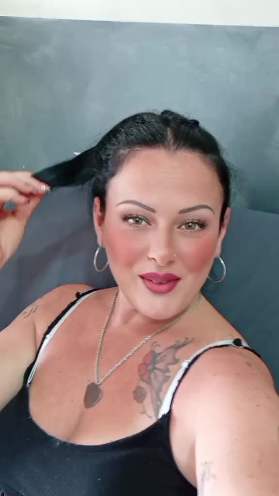 @ladeadelledee