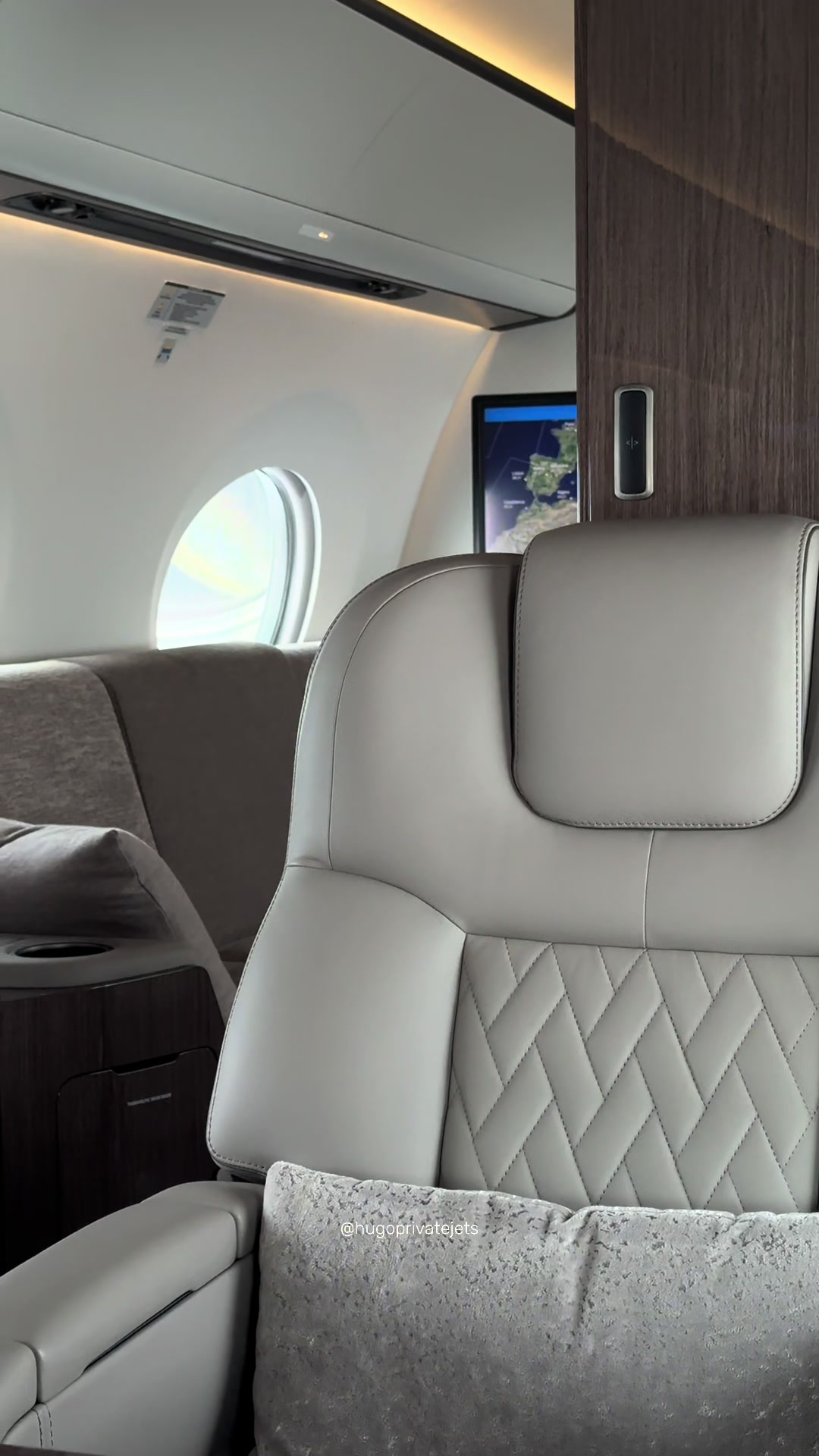 @hugoprivatejets