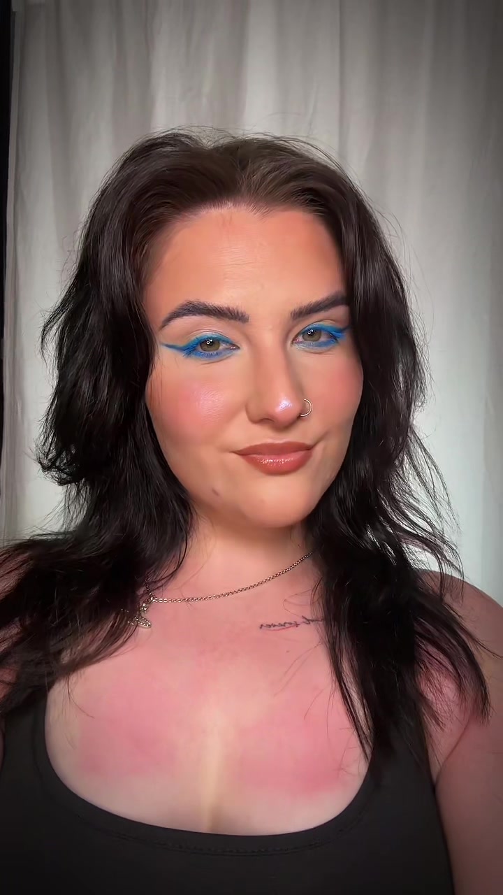 @Makeupby_ESC