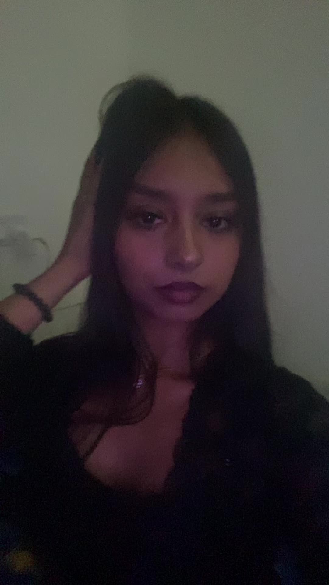 @annabella.