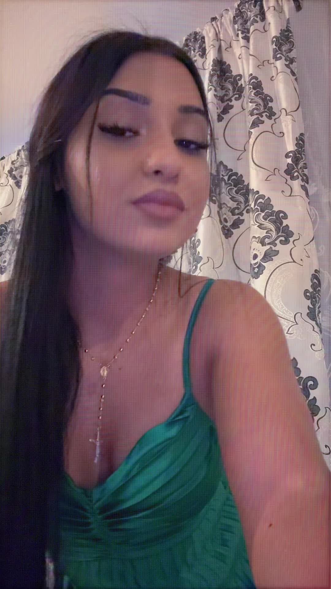 @• C •