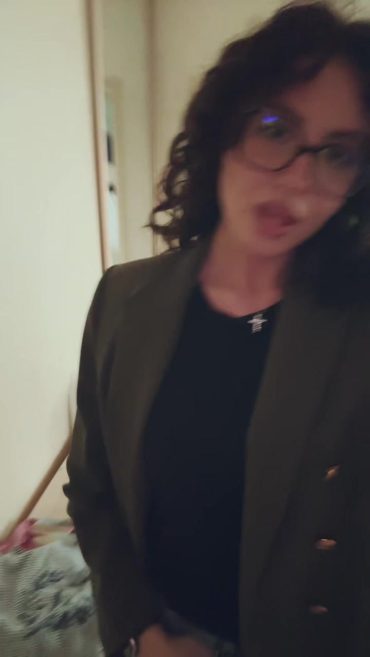 @🦅