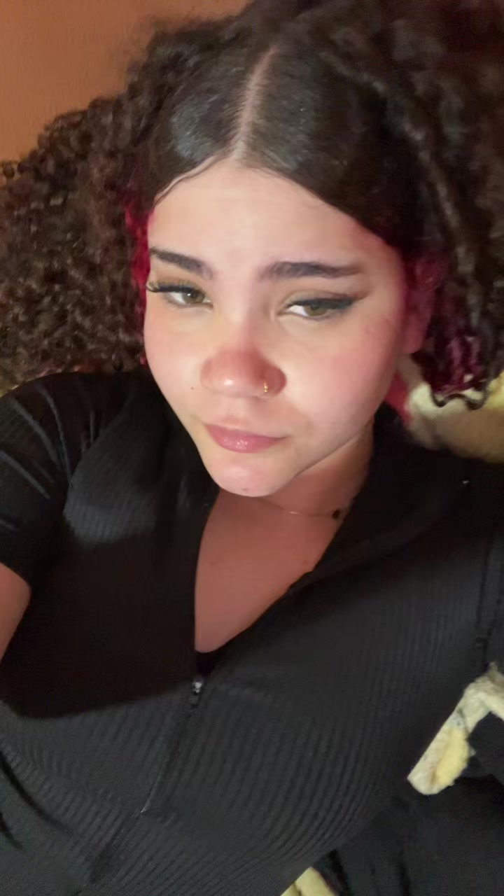 @4laynee_