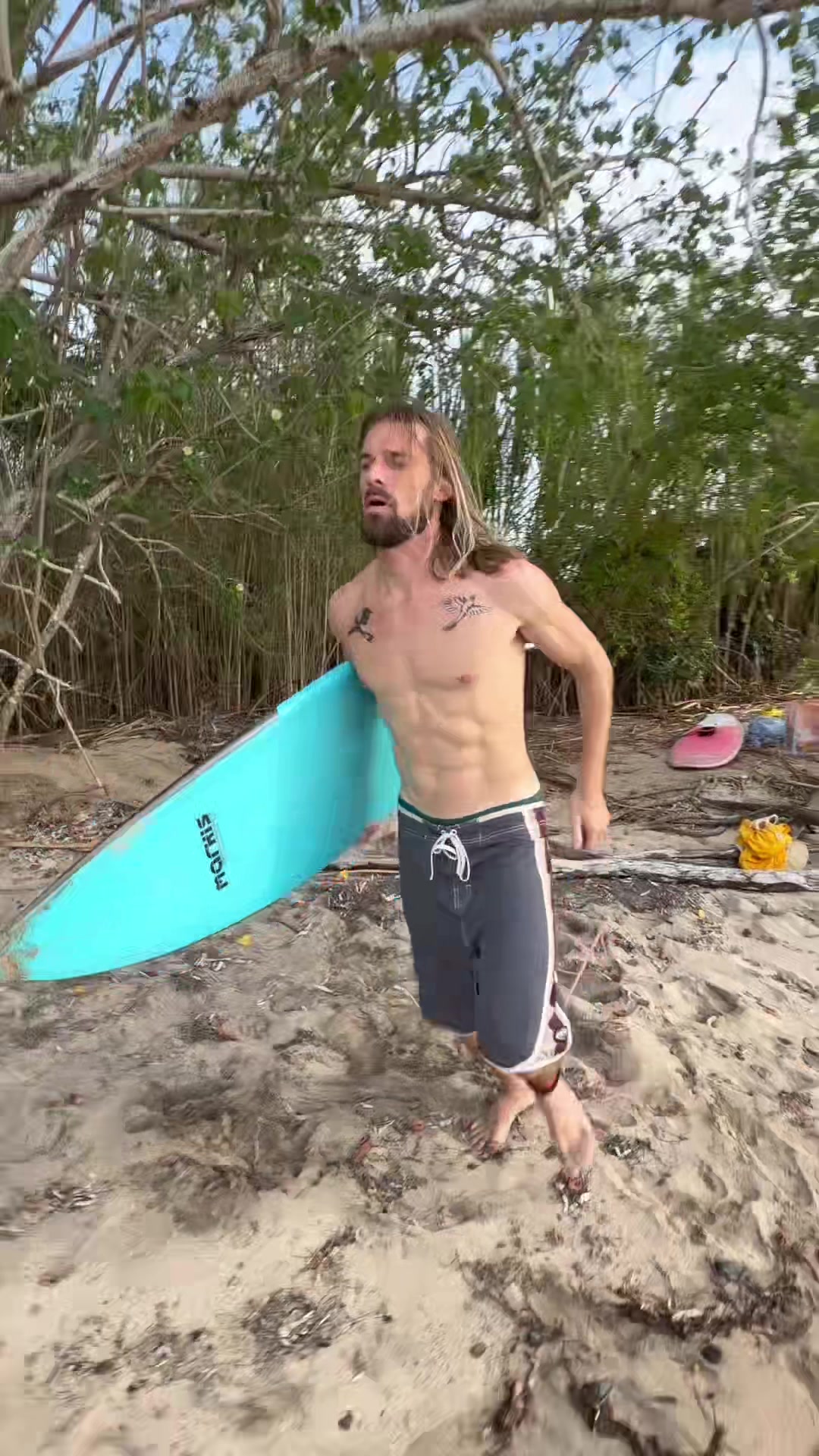 @LA surfeuse de tiktok🏄🏽&zwj;♀️🩷