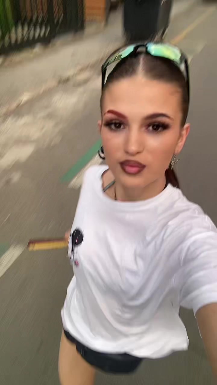 @Леонтина