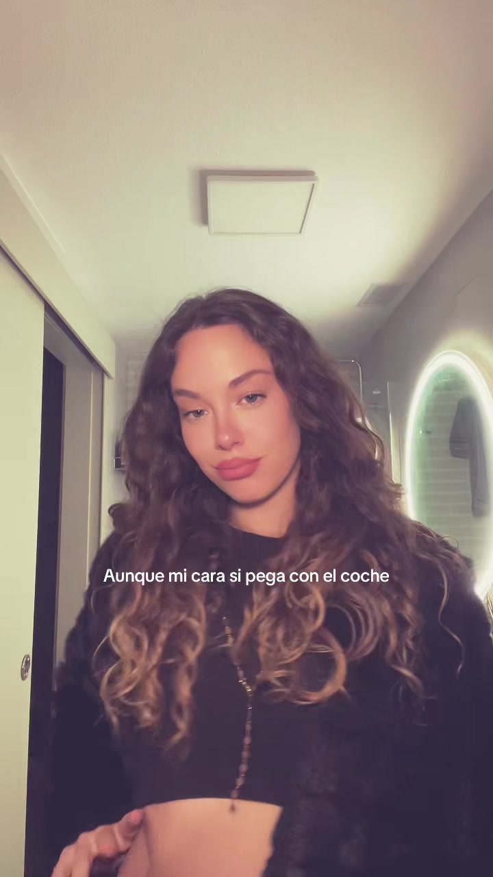 @Clau.