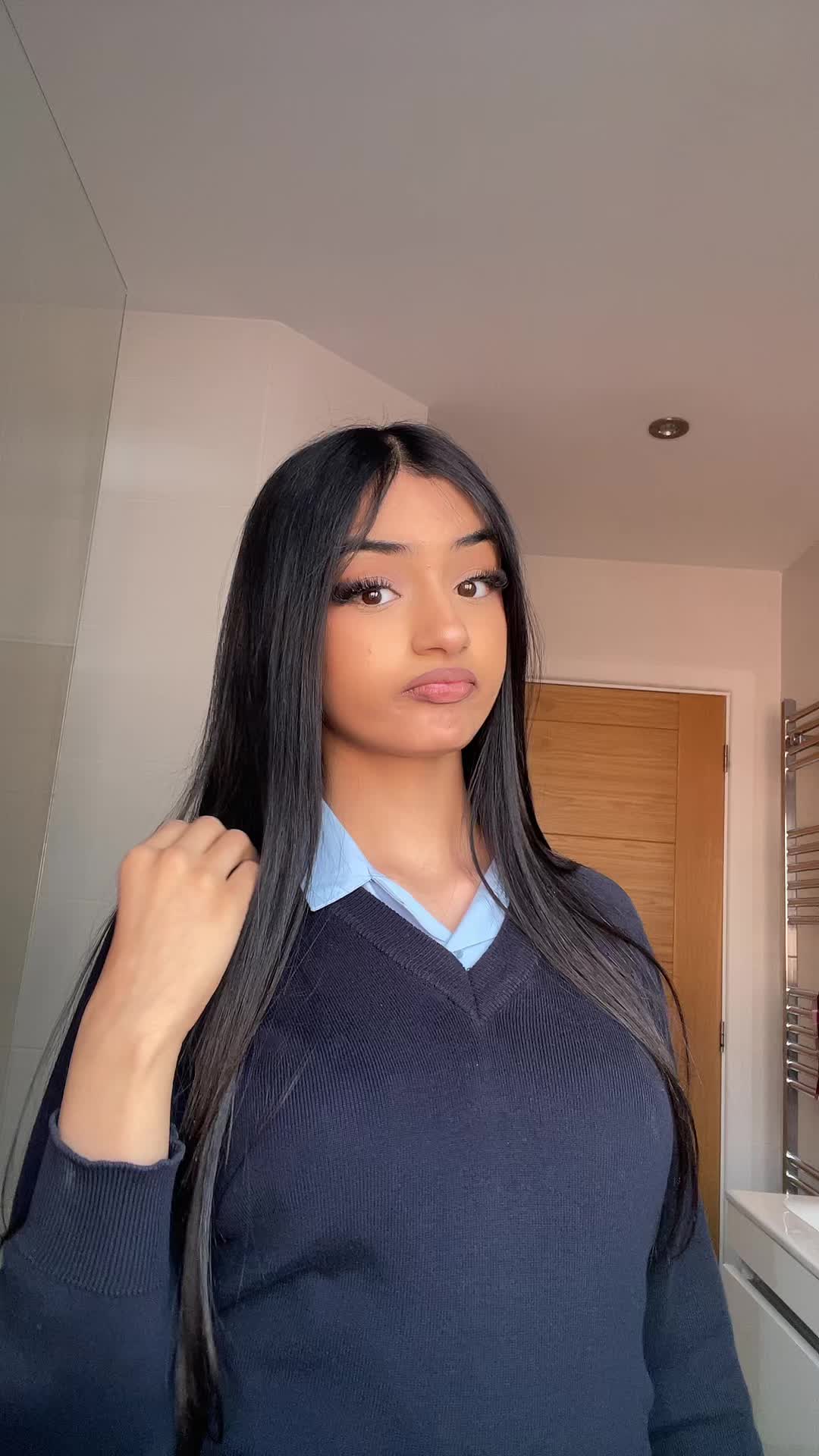 @𝐝.