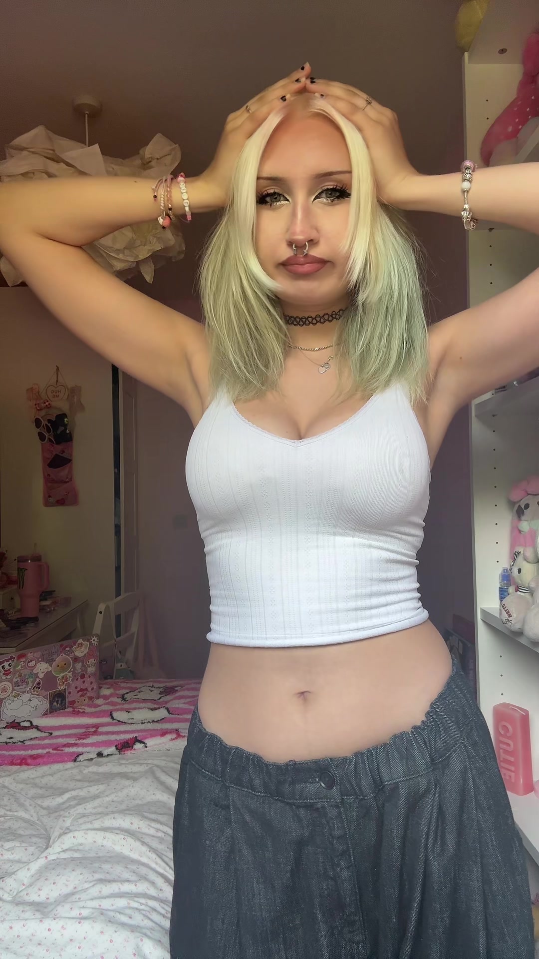 @bella