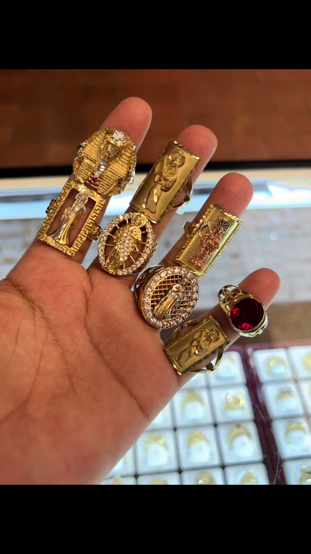 @AliJewelers