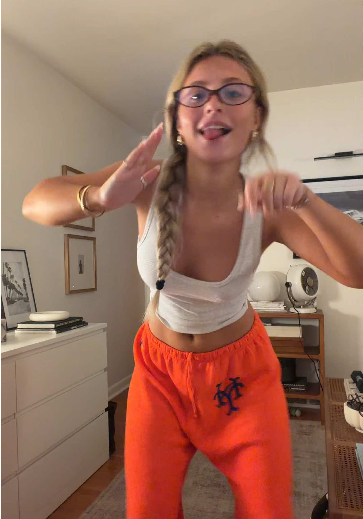 @notyouraverageblonde