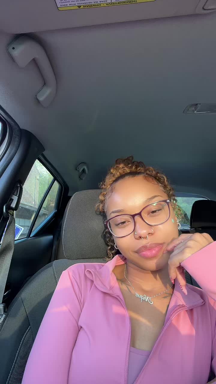 @Neek🌸👛💓🎀🦩🧞&zwj;♀️
