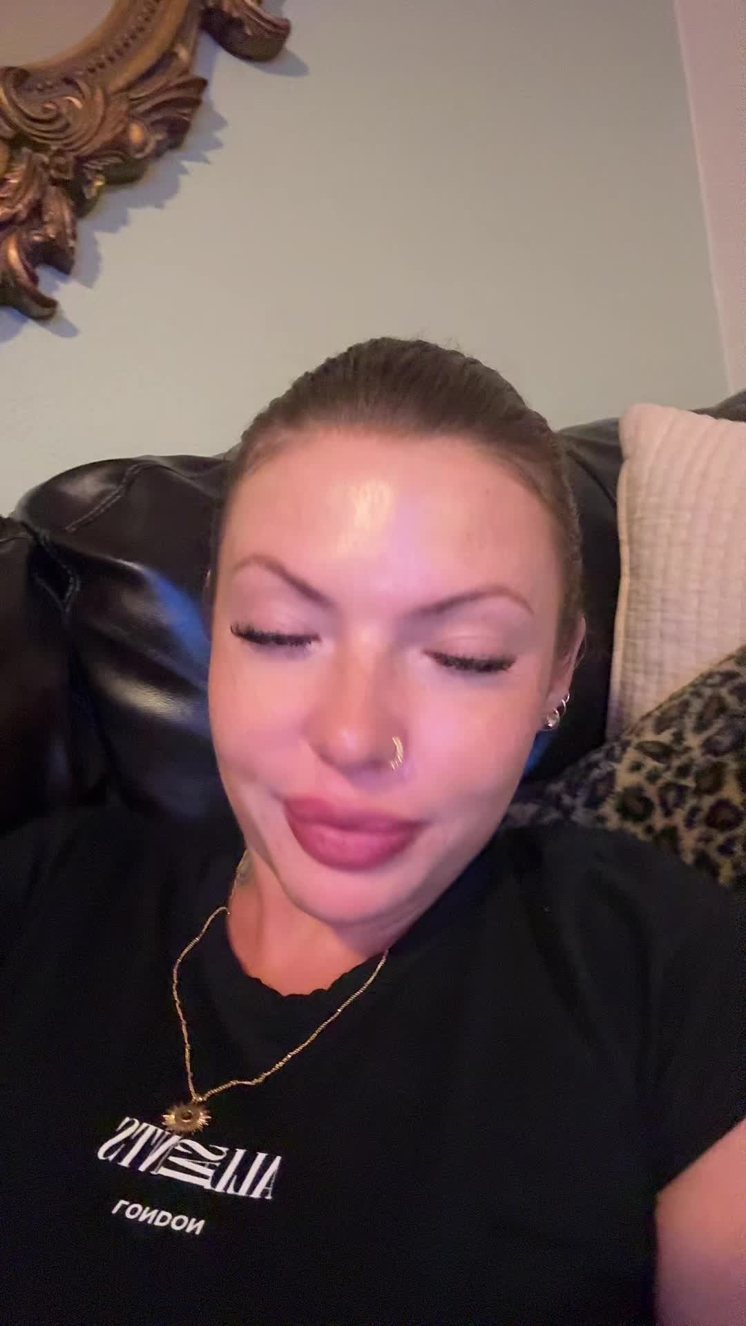 @Bella