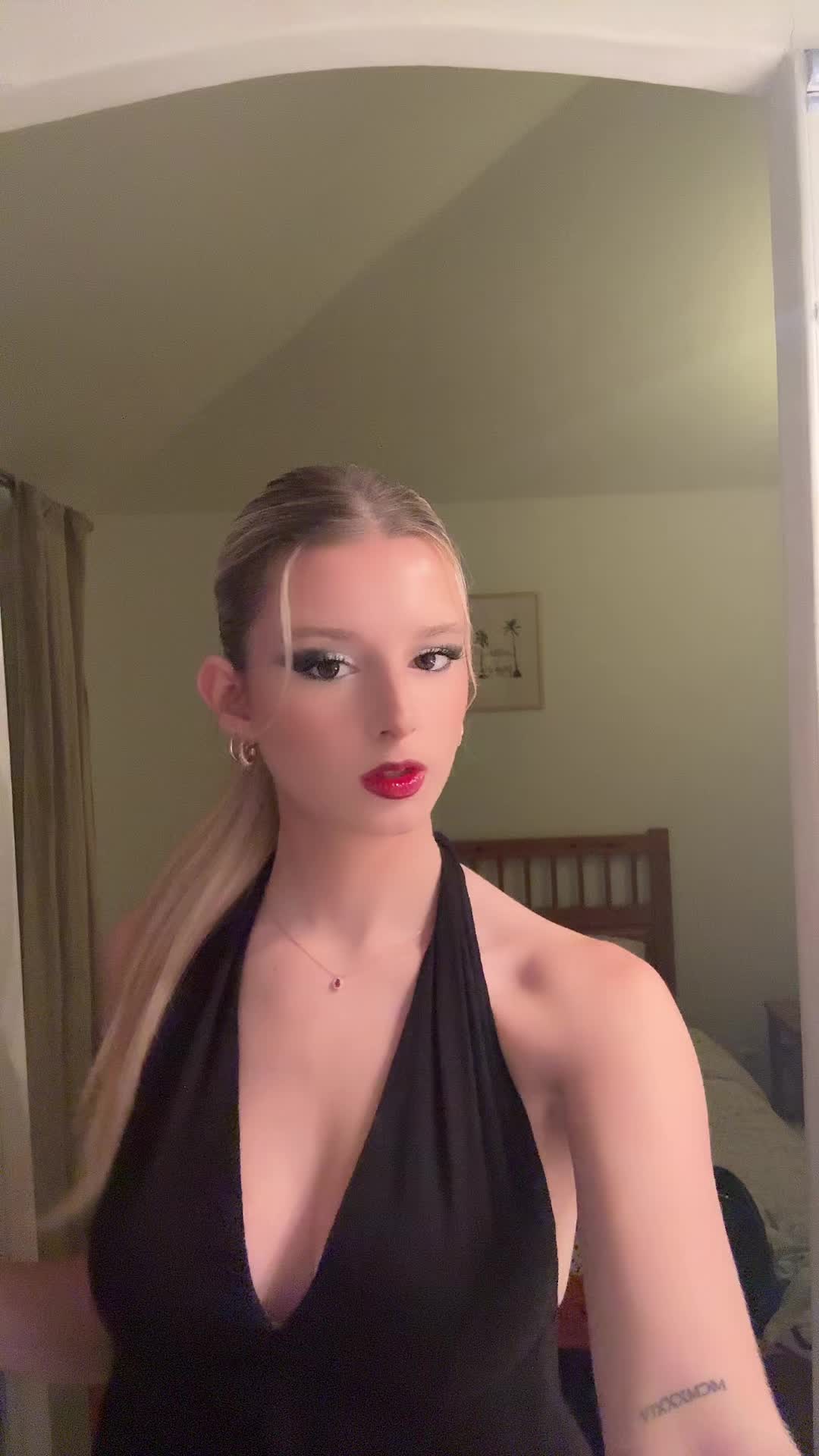 @𝐄𝐥𝐢𝐞