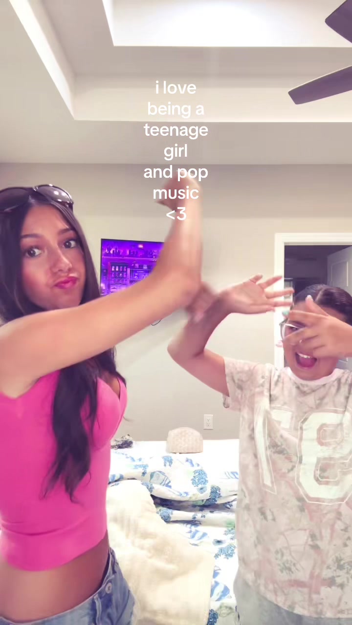 @bella