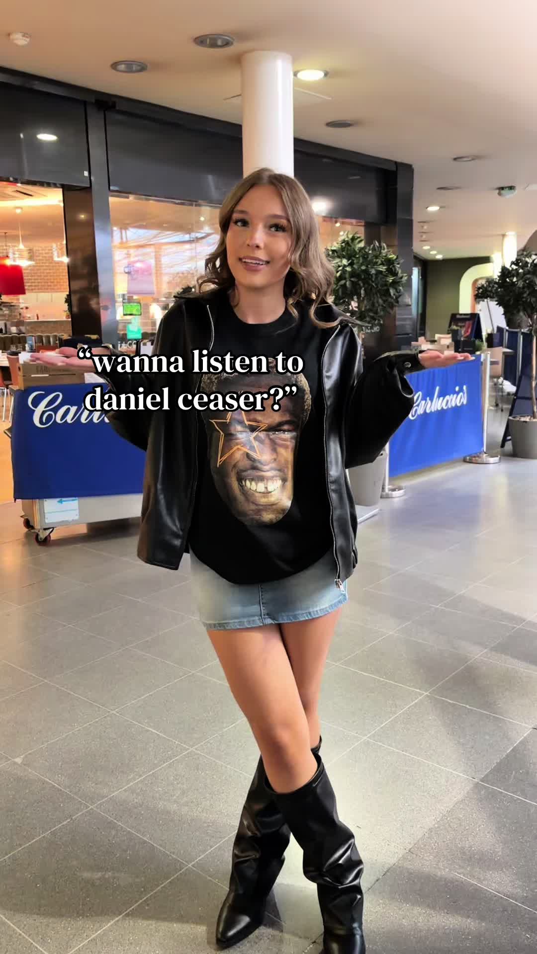 @⃟
