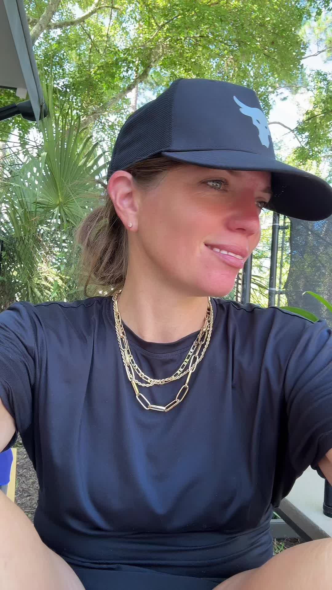 @HotwifeKat