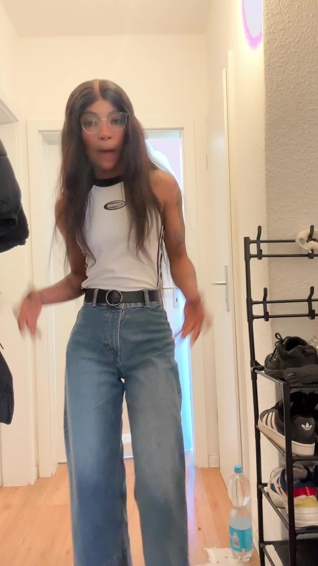 @Queen_lizzyb12 👸🦋🛍