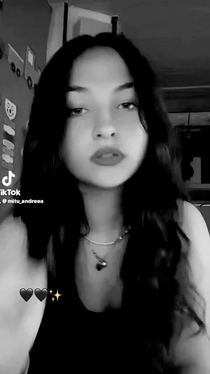 @𝓐𝓷𝓭𝓻𝓮𝓮𝓪 🩷