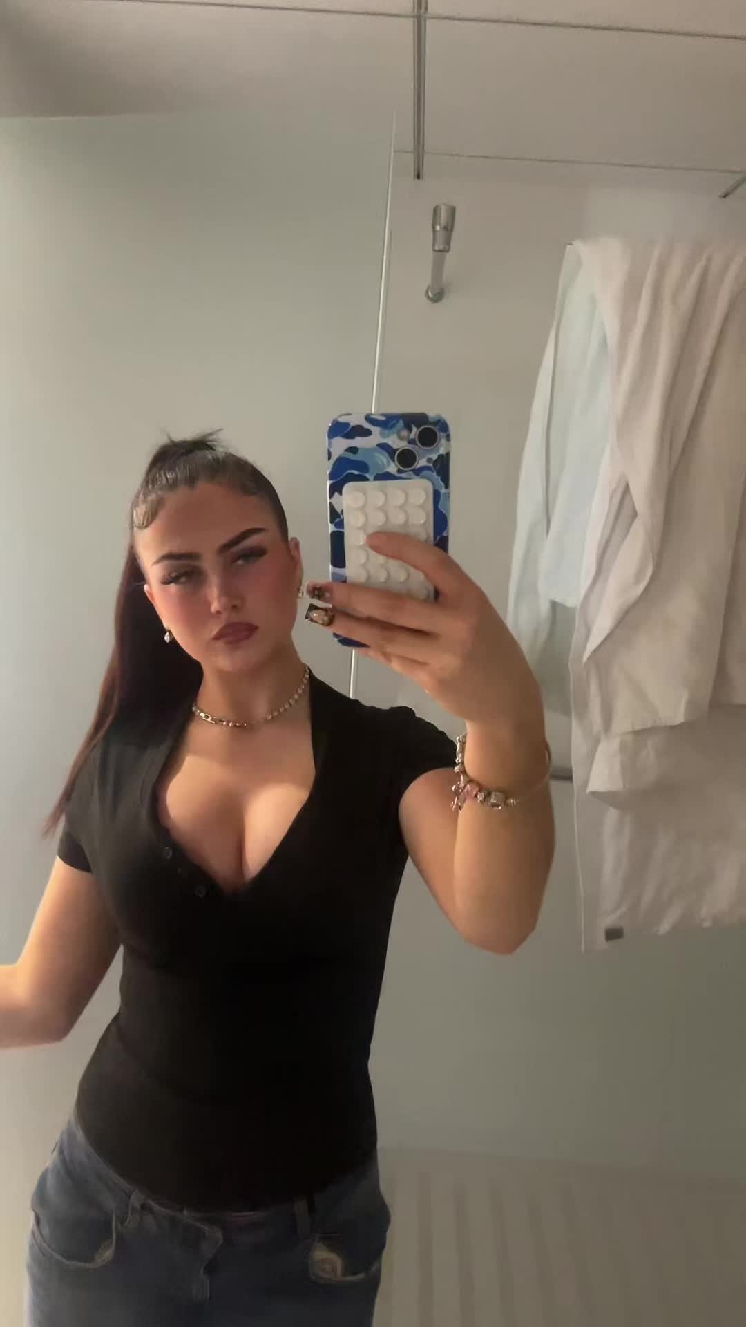@♕