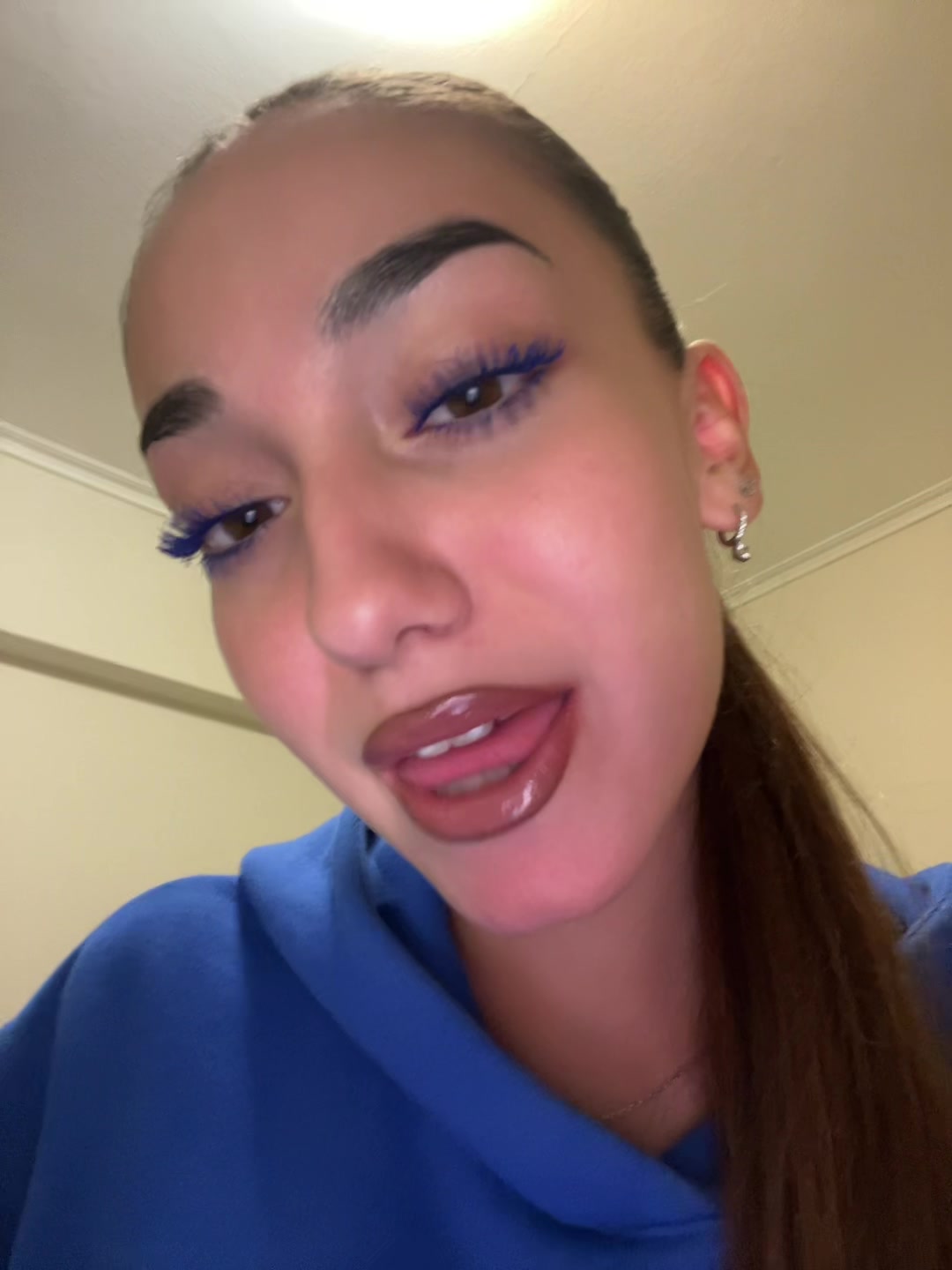 @Angiee