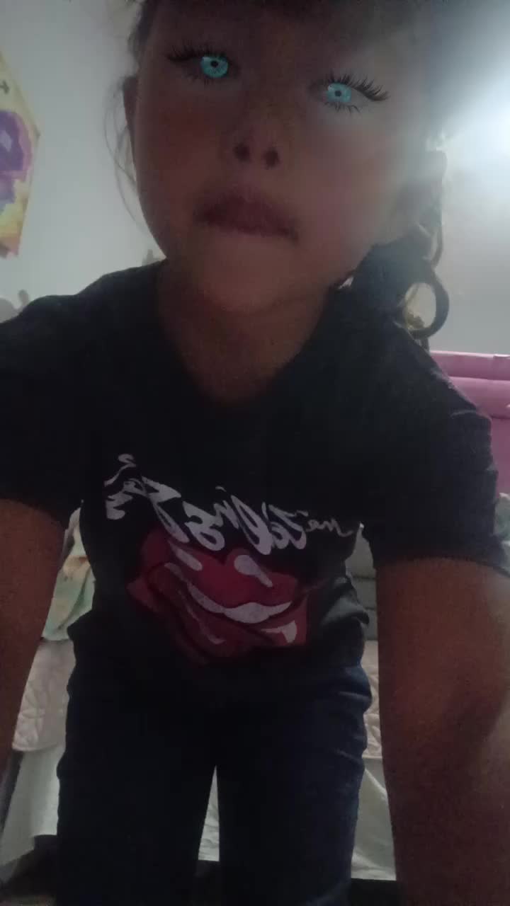 @Chloe Casares