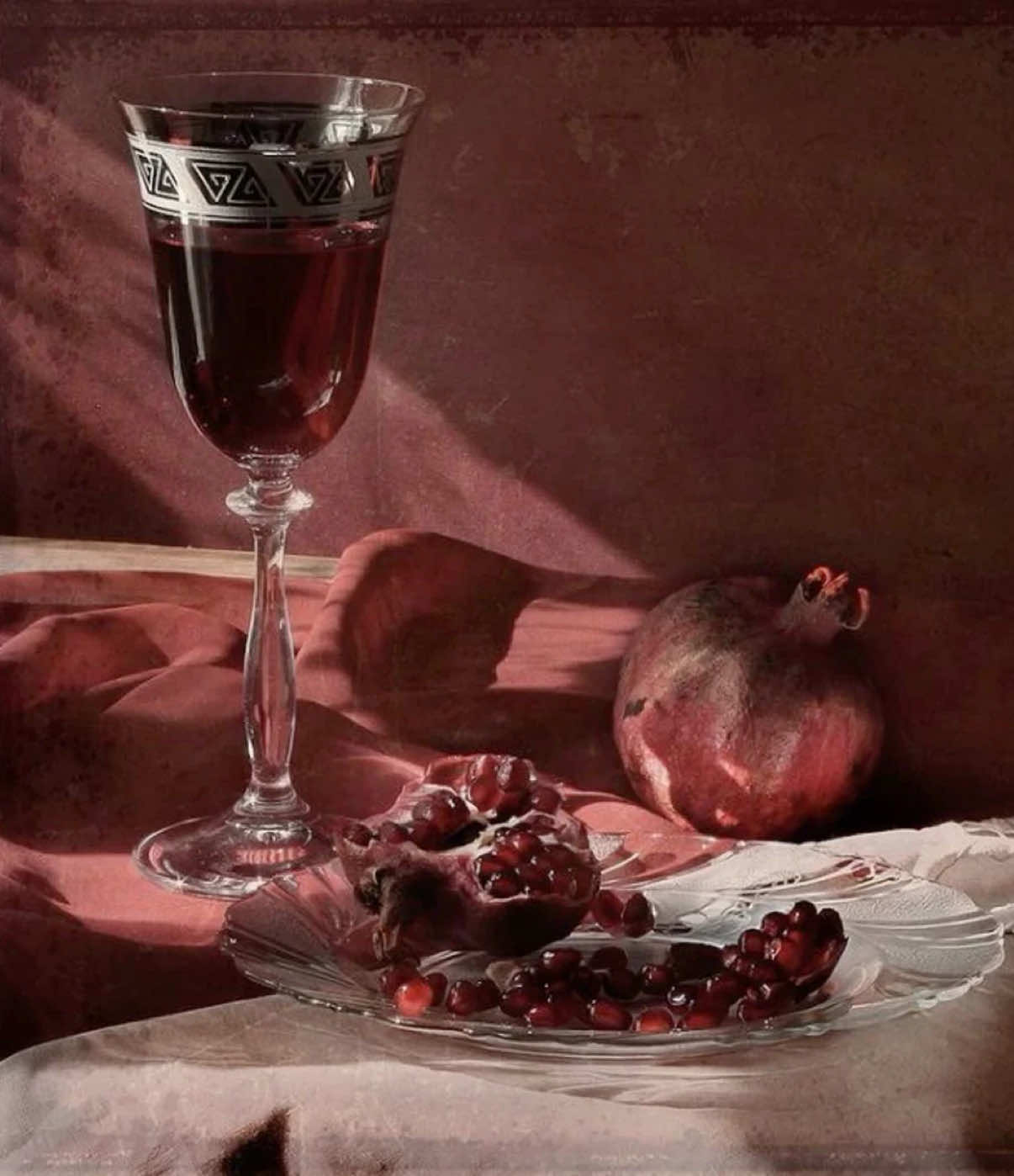 @°🥂⋆.ɱ૨.∂ (ƭɦε ɓεรƭ)-'🍷*.✧