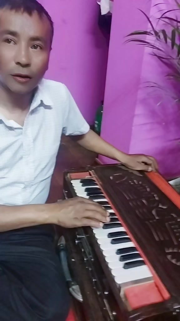 @भक्तलाल श्रेष्ठ