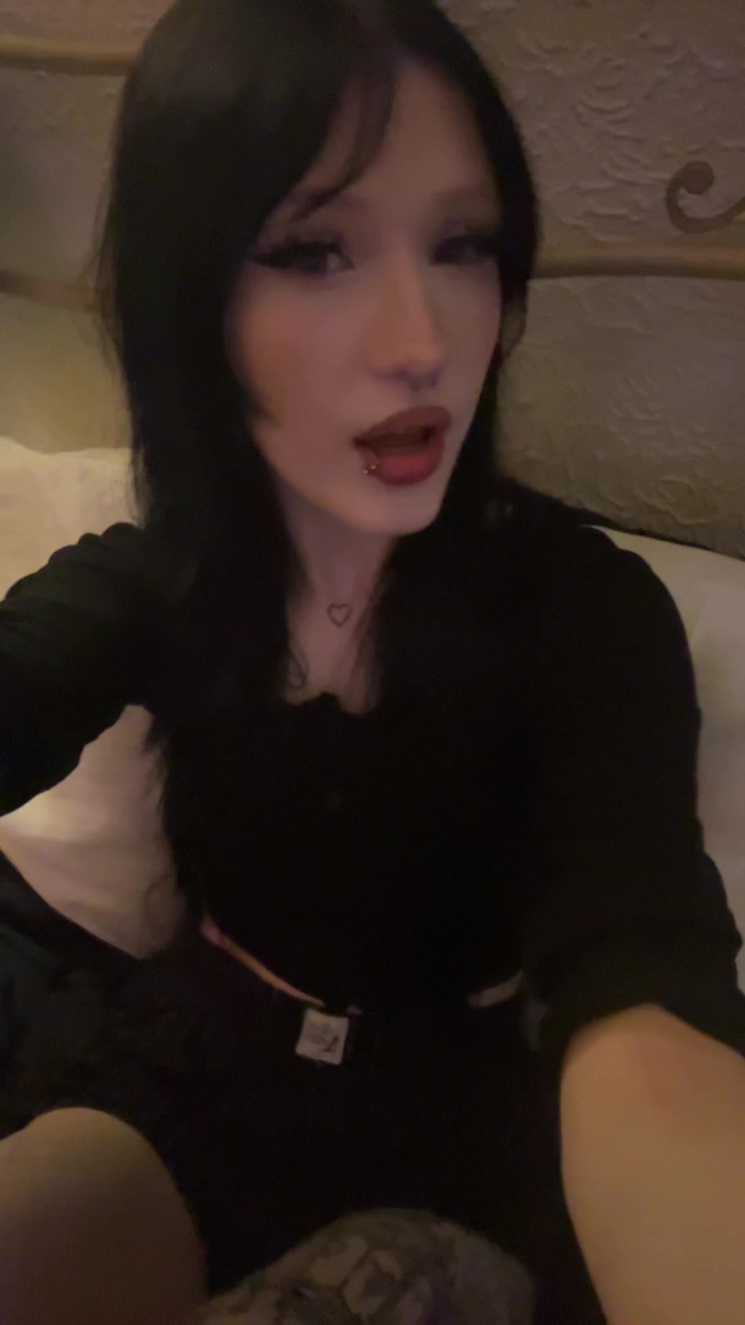 @auravaee