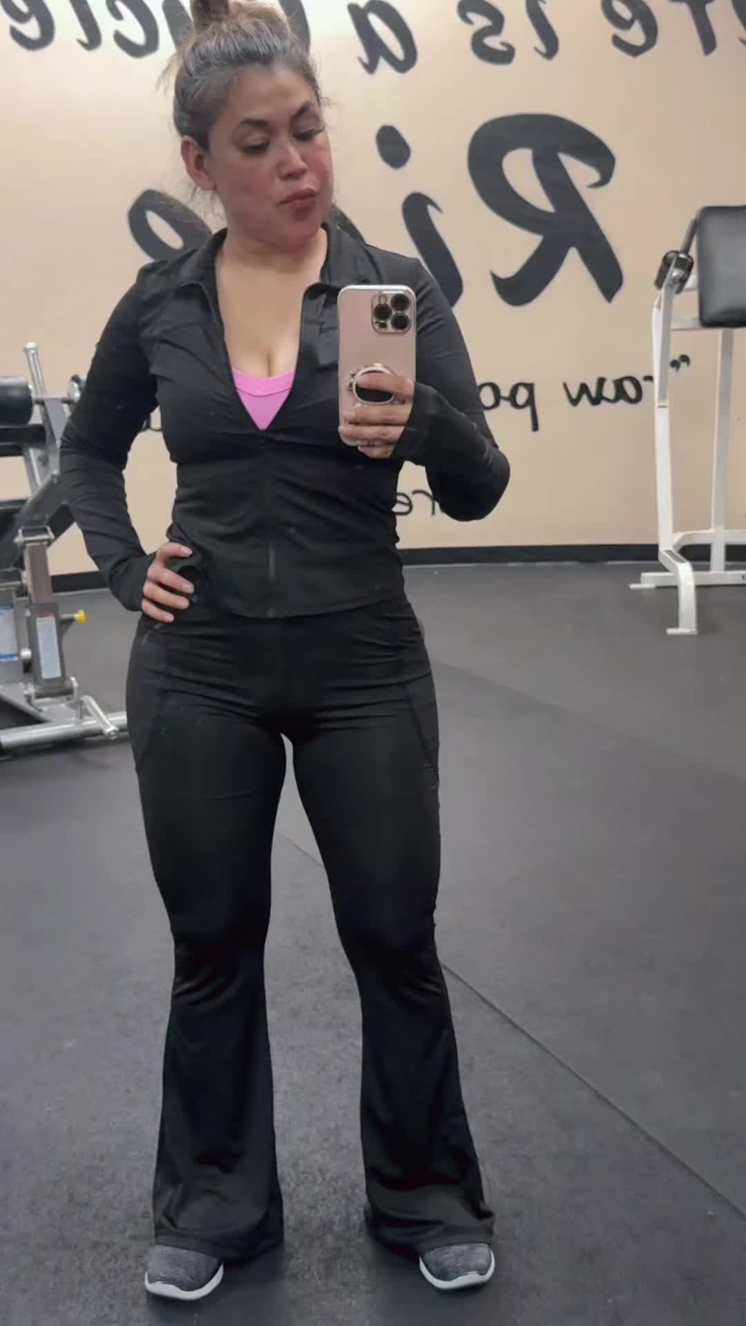 @Blingedbysonia