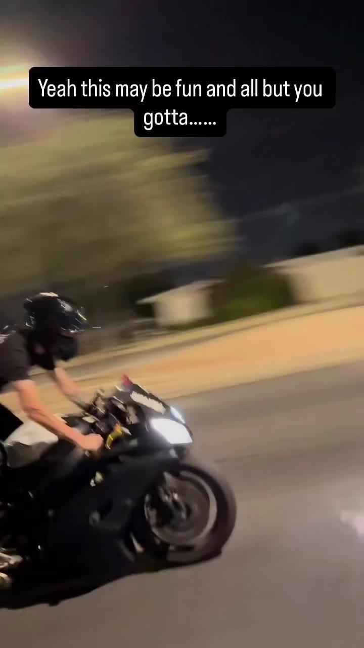 @Ayeyoa_600
