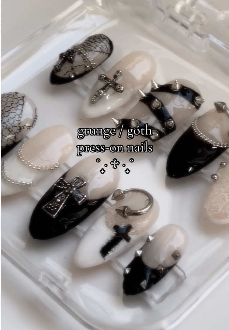 @๐๐ถ๐๐๐เผหห | press on nails