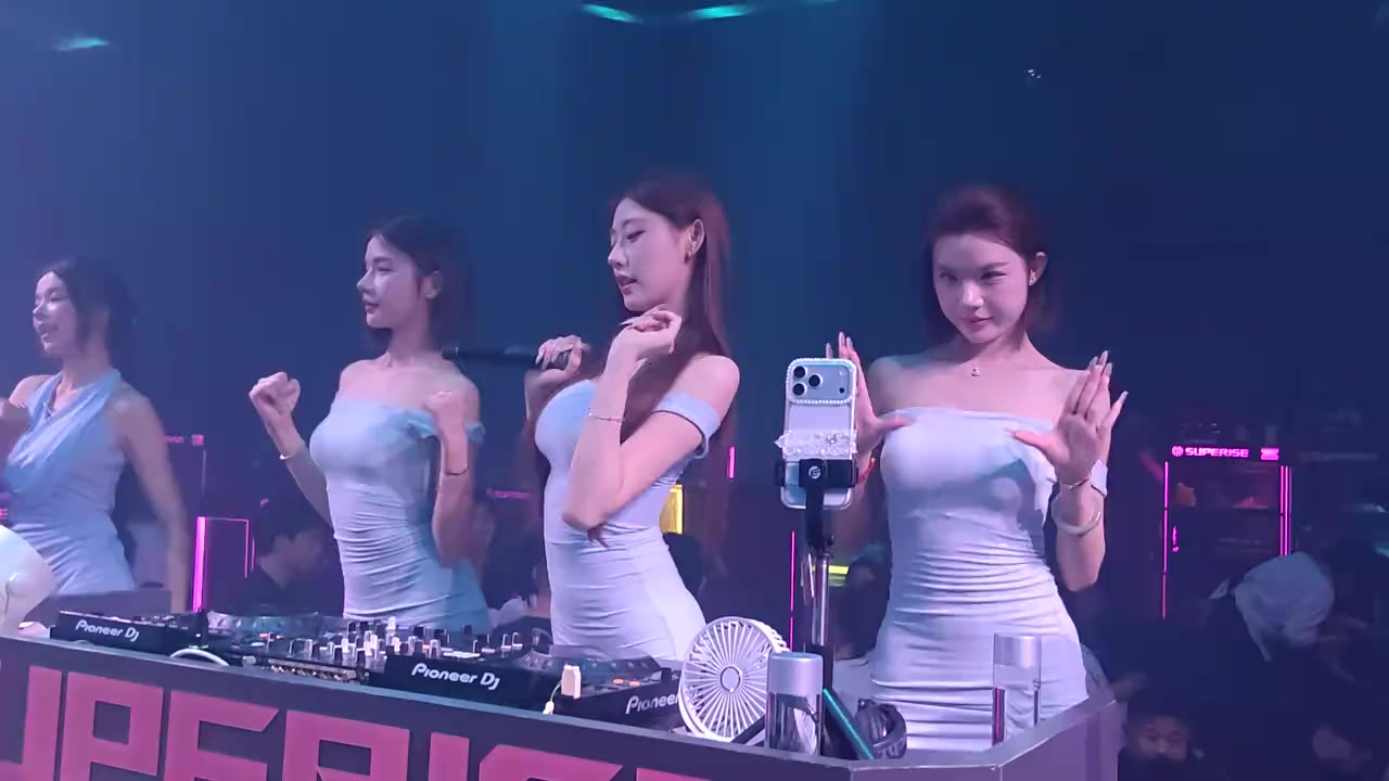 @𝗣𝗶𝗻𝗸 𝗖𝗹𝘂𝗯