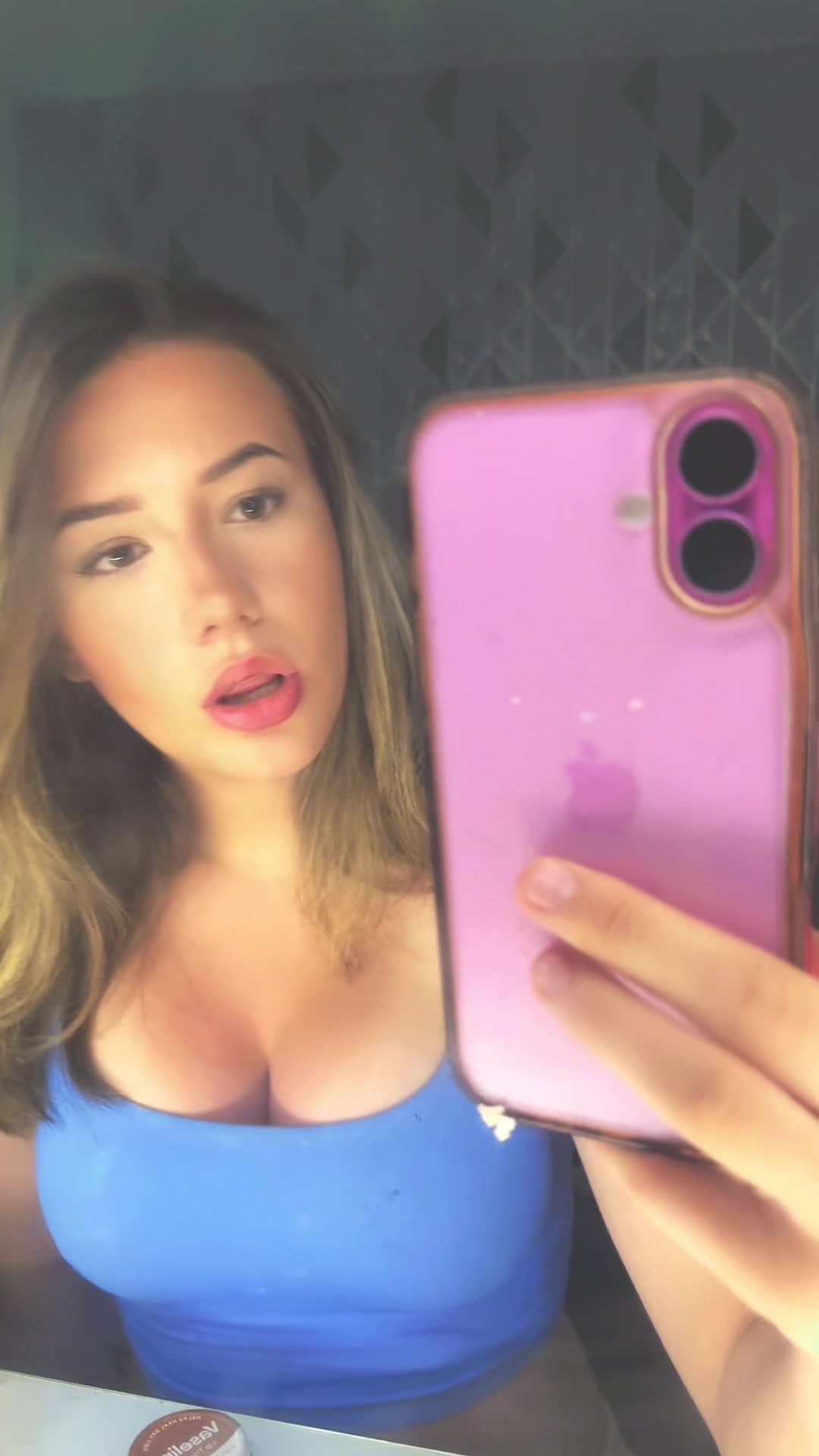 @Kacie🦒🐡