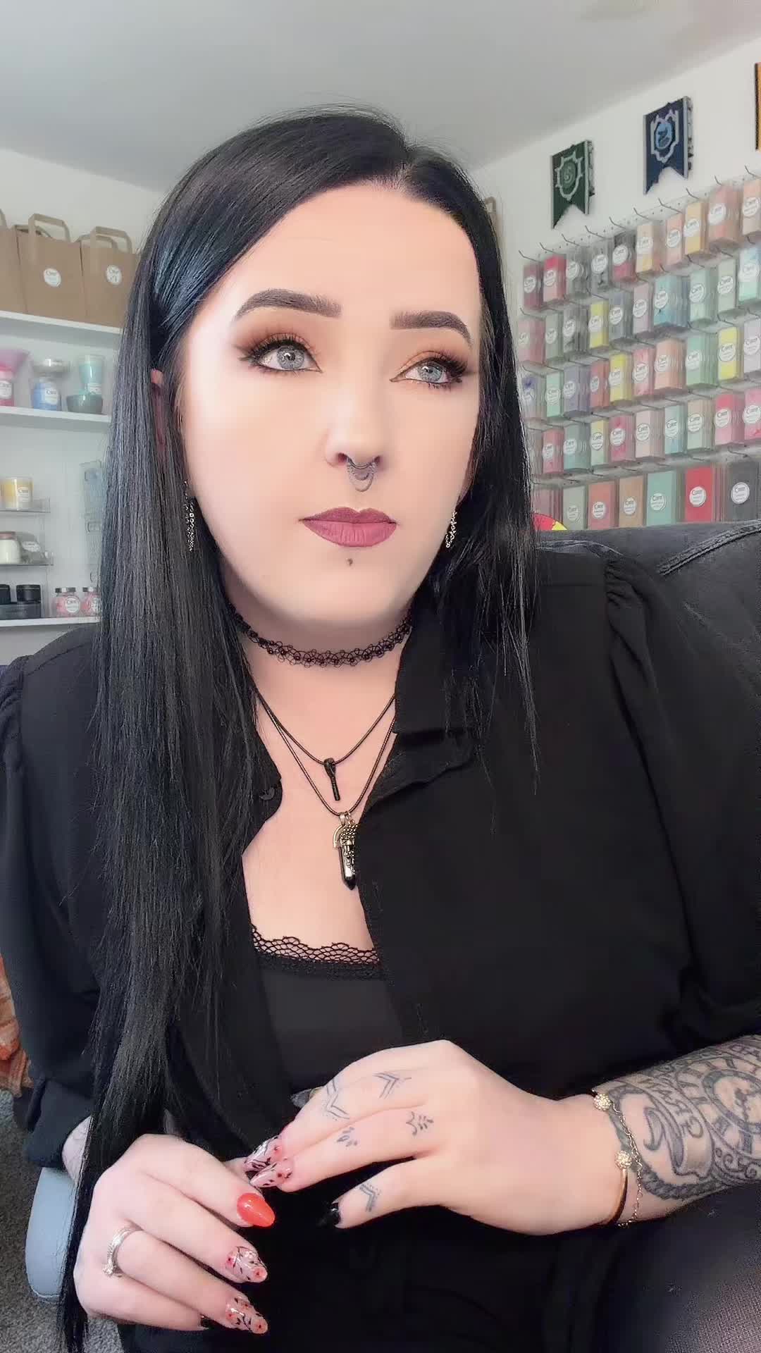 @Kelly_Marie_Melville