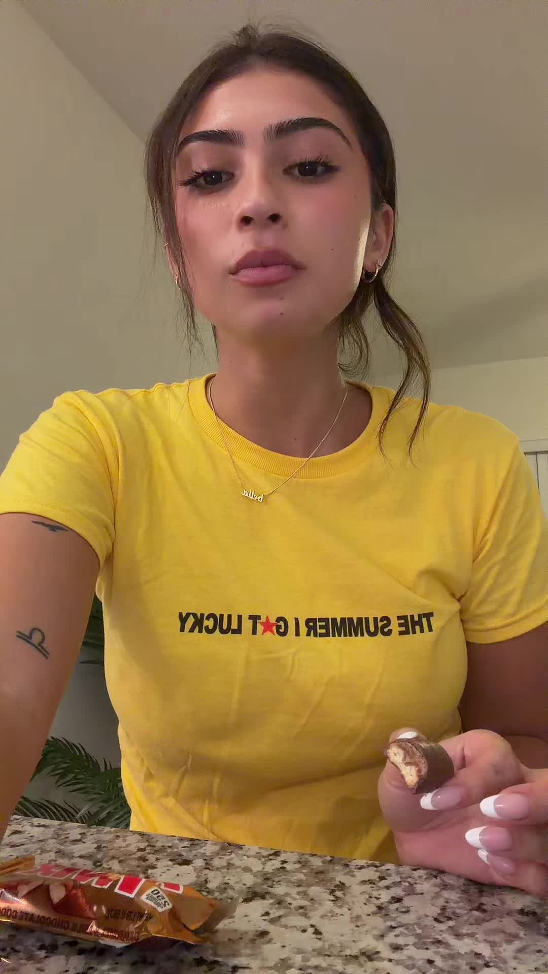 @bella
