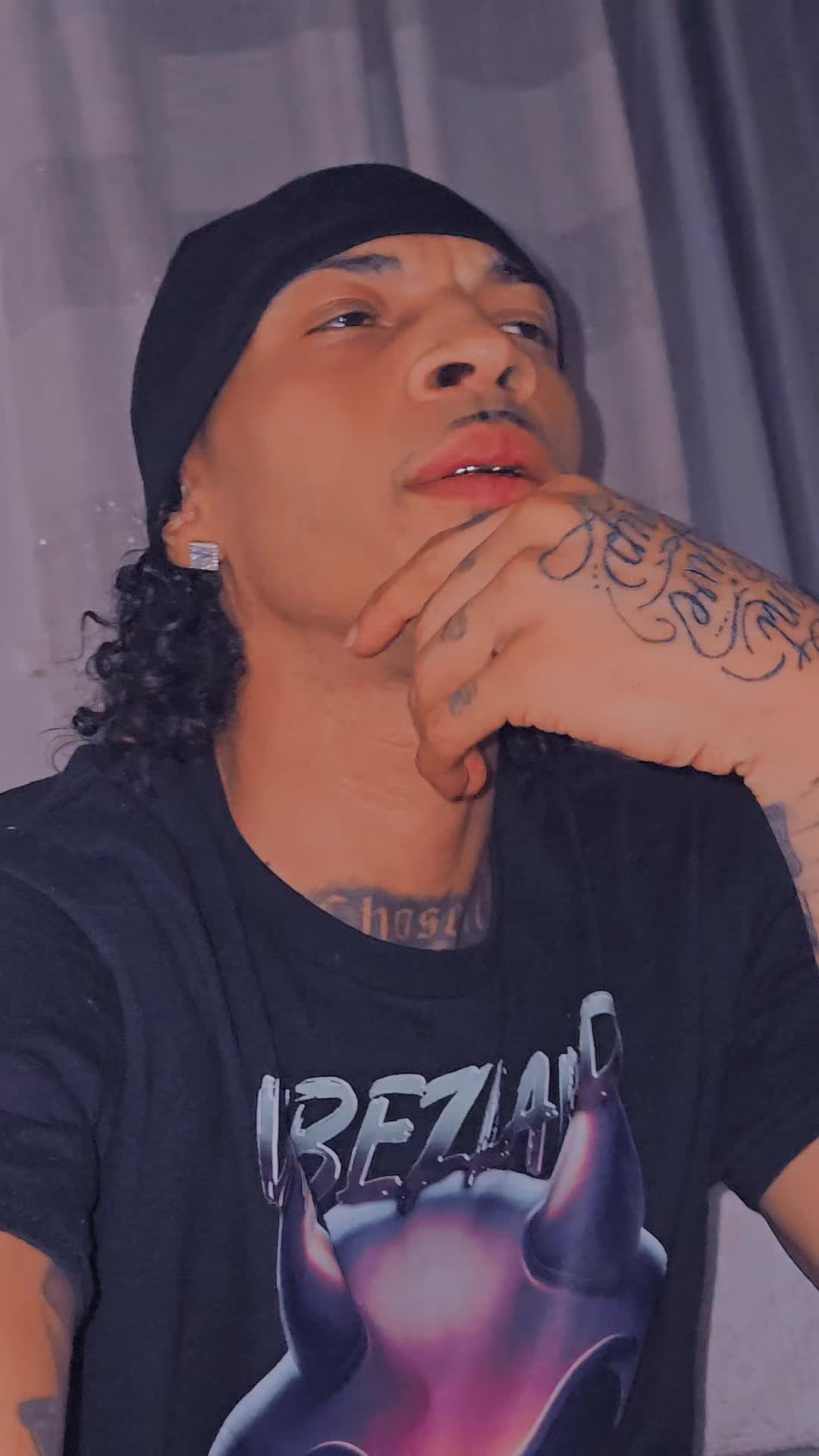 @KViibez