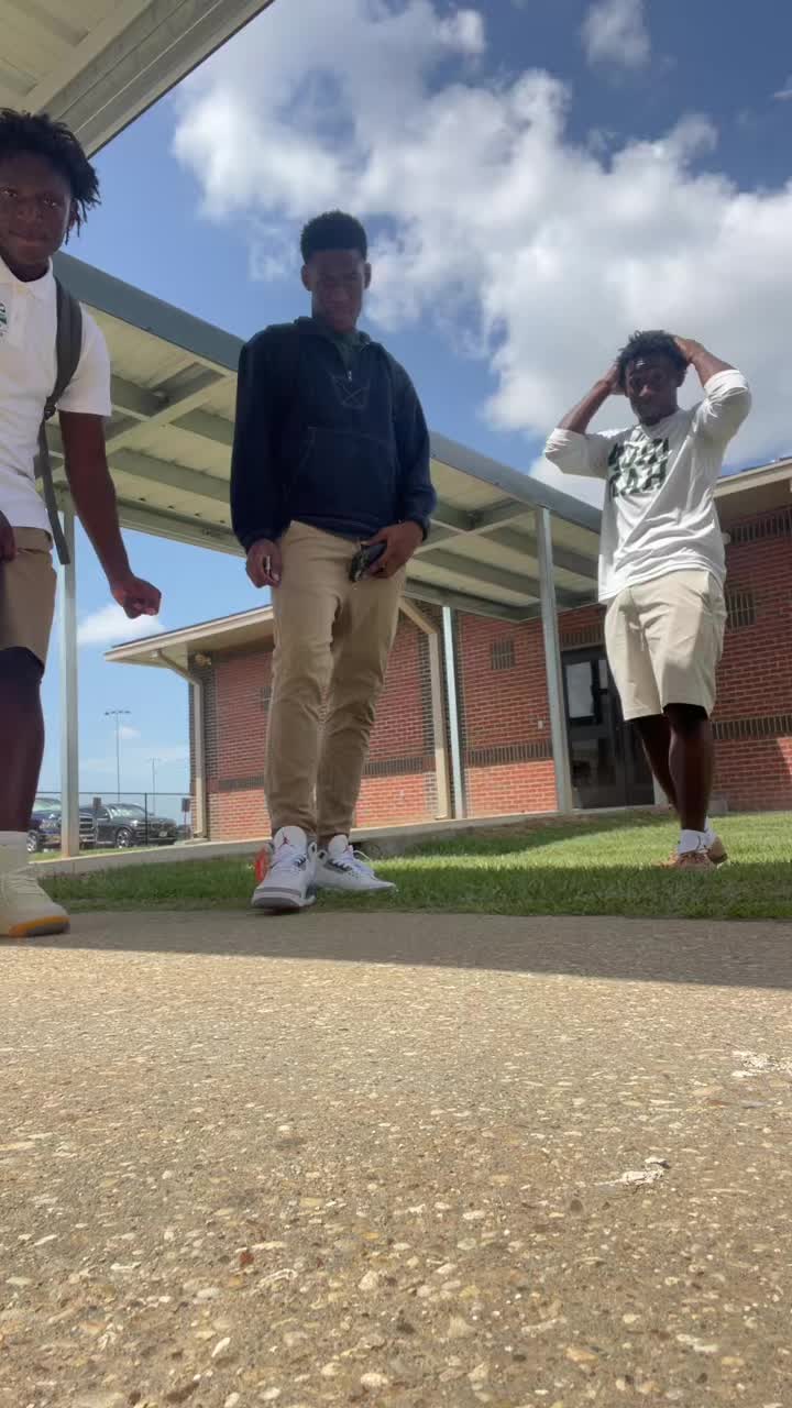 @tripouttravvv