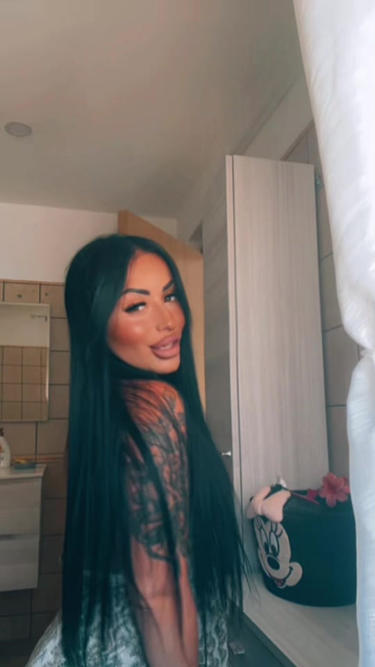 @Alessia🍒👸🏻