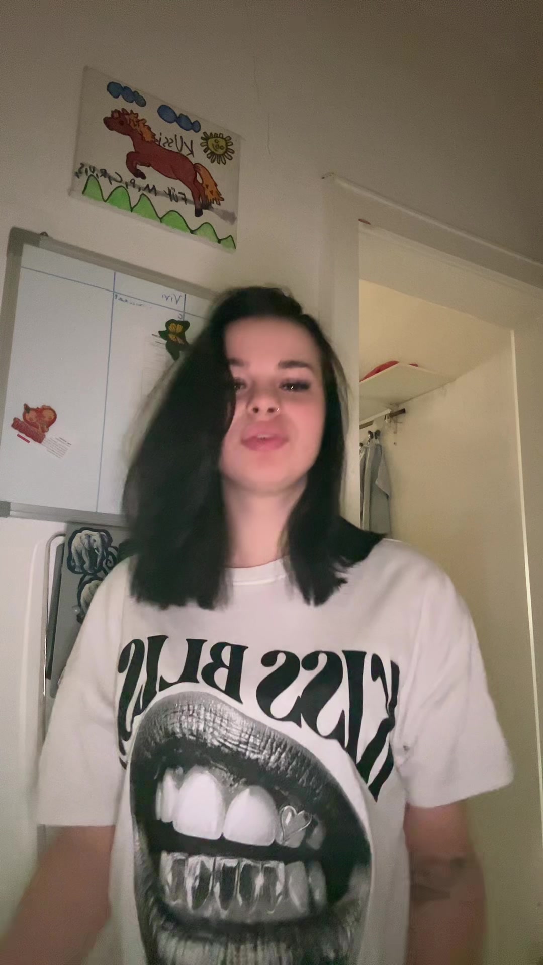 @𝒱