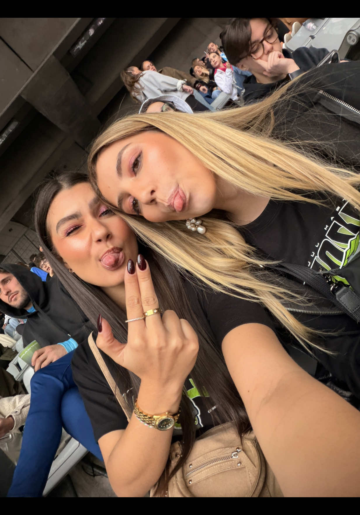 @Lirane🇱🇧